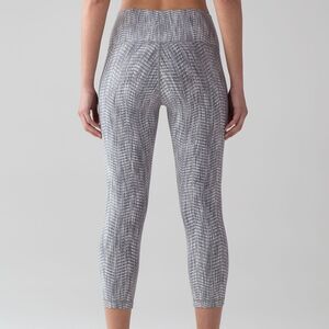 Lululemon Wunder Under Crop High Rise Full On Luon 21” Crop Size 4 Womens